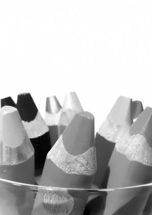 モノクロ世界でもぐらが語る